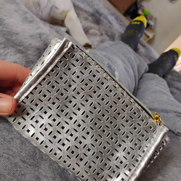 Guess snakeskin clutch grey and light grae - Picture 3 of 5